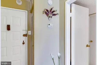 6800 Fleetwood Road #414, McLean, VA 22101 - Photo 2