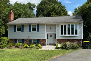 14923 Boydell Dr, Centreville, VA 20120 - Photo 2