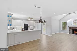 8646 Ivy Mint Ct, Springfield, VA 22153 - Photo 10