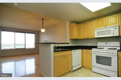 2726 Gallows Road #601, Vienna, VA 22180 - Photo 4
