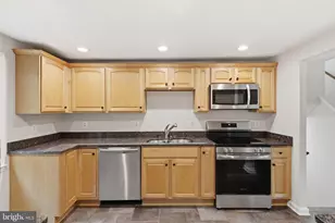 412 Cavendish St, Herndon, VA 20170 - Photo 8