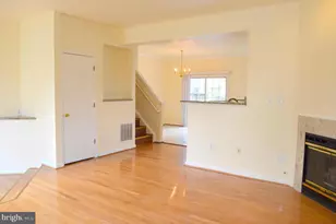 6863 Drifton Ct, Centreville, VA 20121 - Photo 4
