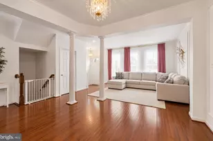 8570 Wyngate Manor Ct, Alexandria, VA 22309 - Photo 4