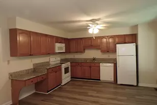 8305 Ridge Crossing Ln, Springfield, VA 22152 - Photo 10