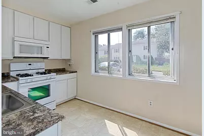 9637 Westport Lane, Burke, VA 22015 - Photo 10