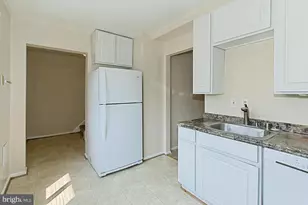 9637 Westport Ln, Burke, VA 22015 - Photo 12