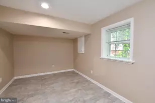 350 Copperfield Ln, Herndon, VA 20170 - Photo 16