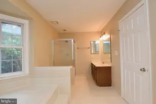 350 Copperfield Ln, Herndon, VA 20170 - Photo 6