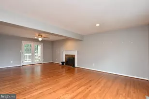 350 Copperfield Ln, Herndon, VA 20170 - Photo 4