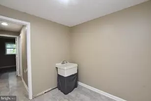 350 Copperfield Ln, Herndon, VA 20170 - Photo 14