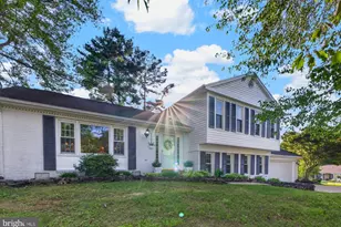 7901 Laural Valley Way, Springfield, VA 22153 - Photo 2