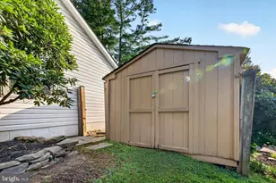 7901 Laural Valley Way, Springfield, VA 22153 - Photo 50