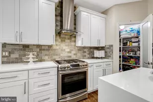 4172 McCloskey Ct, Chantilly, VA 20151 - Photo 16