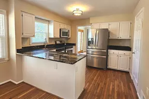 6413 4 Oaks Ln, Burke, VA 22015 - Photo 12