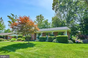 4118 Whispering Ln, Annandale, VA 22003 - Photo 2