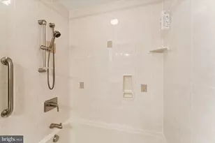 5012 Portsmouth Rd, Fairfax, VA 22032 - Photo 32