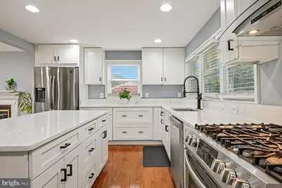 6802 Derrell Court, Alexandria, VA 22307 - Photo 12