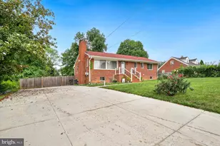 6802 Derrell Ct, Alexandria, VA 22307 - Photo 4