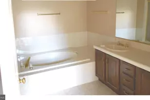 12020 Lisa Marie Ct, Fairfax, VA 22033 - Photo 10