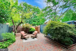 8413 Forrester Blvd, Springfield, VA 22152 - Photo 2