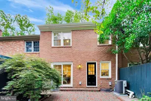 8413 Forrester Blvd, Springfield, VA 22152 - Photo 4