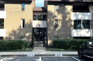 527 Florida Ave, Herndon, VA 20170 - Photo 2
