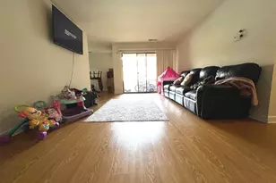 527 Florida Ave, Herndon, VA 20170 - Photo 2
