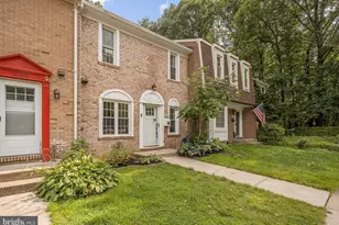 9125 Galbreth Ct, Springfield, VA 22153 - Photo 32