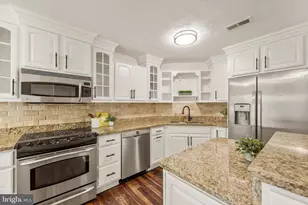 9125 Galbreth Ct, Springfield, VA 22153 - Photo 2