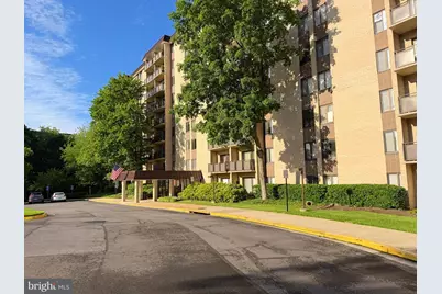 3100 S Manchester Street #423, Falls Church, VA 22044 - Photo 2