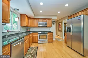 3091 Cobb Hill Ln, Oakton, VA 22124 - Photo 18