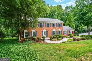 3091 Cobb Hill Ln, Oakton, VA 22124 - Photo 1