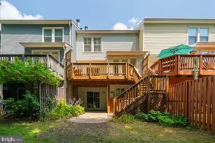 6090 Joust Ln, Alexandria, VA 22315 - Photo 2