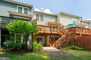 6090 Joust Ln, Alexandria, VA 22315 - Photo 32