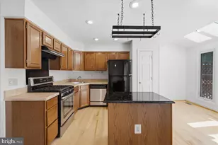 6090 Joust Ln, Alexandria, VA 22315 - Photo 12