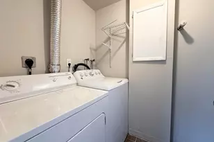 8382 Brockham Dr, Alexandria, VA 22309 - Photo 16