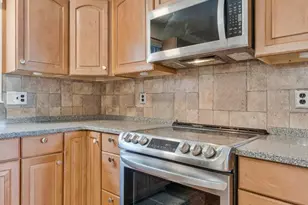 1107 Treeside Ln, Herndon, VA 20170 - Photo 16