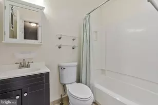 1107 Treeside Ln, Herndon, VA 20170 - Photo 32