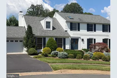 1000 Northwoods Trail, McLean, VA 22102 - Photo 2