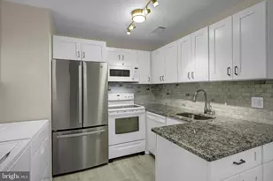 2665 Glengyle Dr, Vienna, VA 22181 - Photo 2