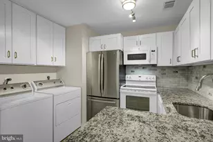 2665 Glengyle Dr, Vienna, VA 22181 - Photo 14