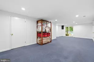 6121 Queens Brigade Ct, Fairfax, VA 22030 - Photo 22