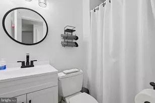 6121 Queens Brigade Ct, Fairfax, VA 22030 - Photo 18