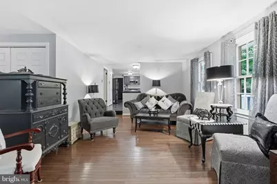 6121 Queens Brigade Court, Fairfax, VA 22030 - Photo 4