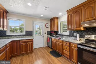 14917 Compton Rd, Centreville, VA 20121 - Photo 6