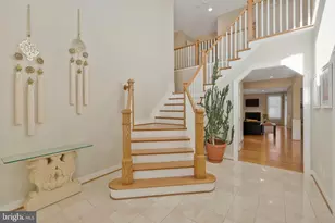 5922 Chesterbrook Rd, McLean, VA 22101 - Photo 10