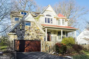 5922 Chesterbrook Rd, McLean, VA 22101 - Photo 2