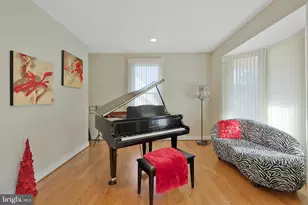 5922 Chesterbrook Rd, McLean, VA 22101 - Photo 12