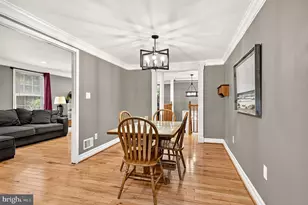 7920 Freehollow Dr, Falls Church, VA 22042 - Photo 8