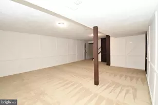 8017 Diving Cliff Ln, Springfield, VA 22153 - Photo 28